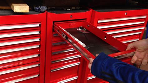 2000 Series 41' Wide 6-Drawer Tool Chest - RedBlack. . How to remove drawers from us general tool box
